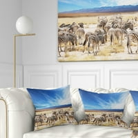 Dizajn stado zebre pod plavim nebom - Afrički jastuk za bacanje - 18x18